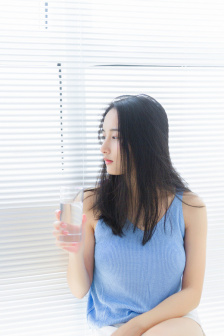 年轻的邻居